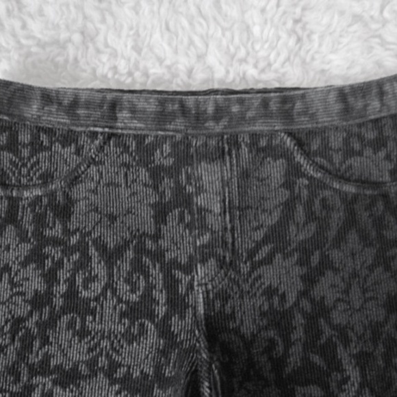 Hue Printed Corduroy Legging - Picture 3 of 9